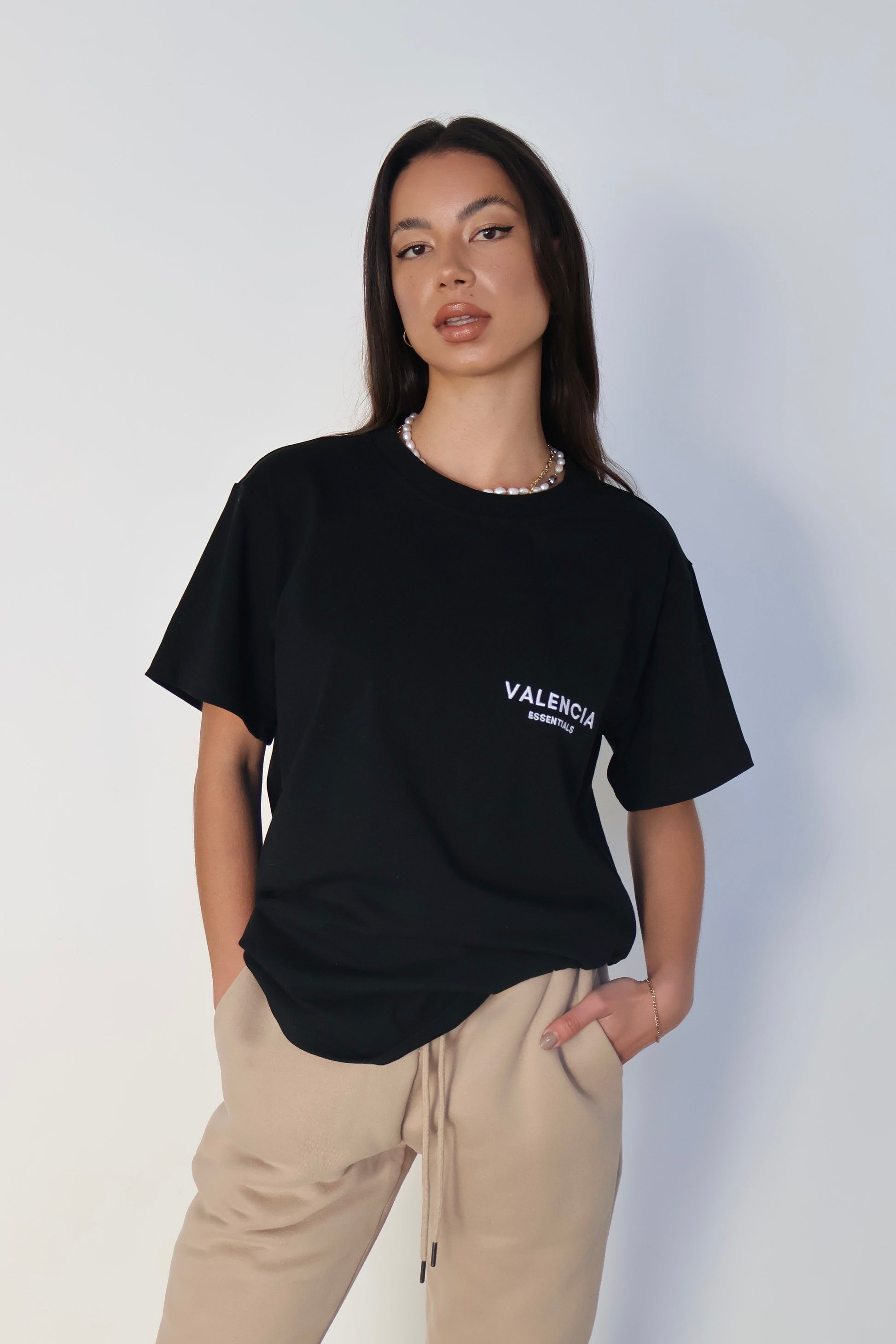 CHARLIE | Unisex essential tee - BLACK