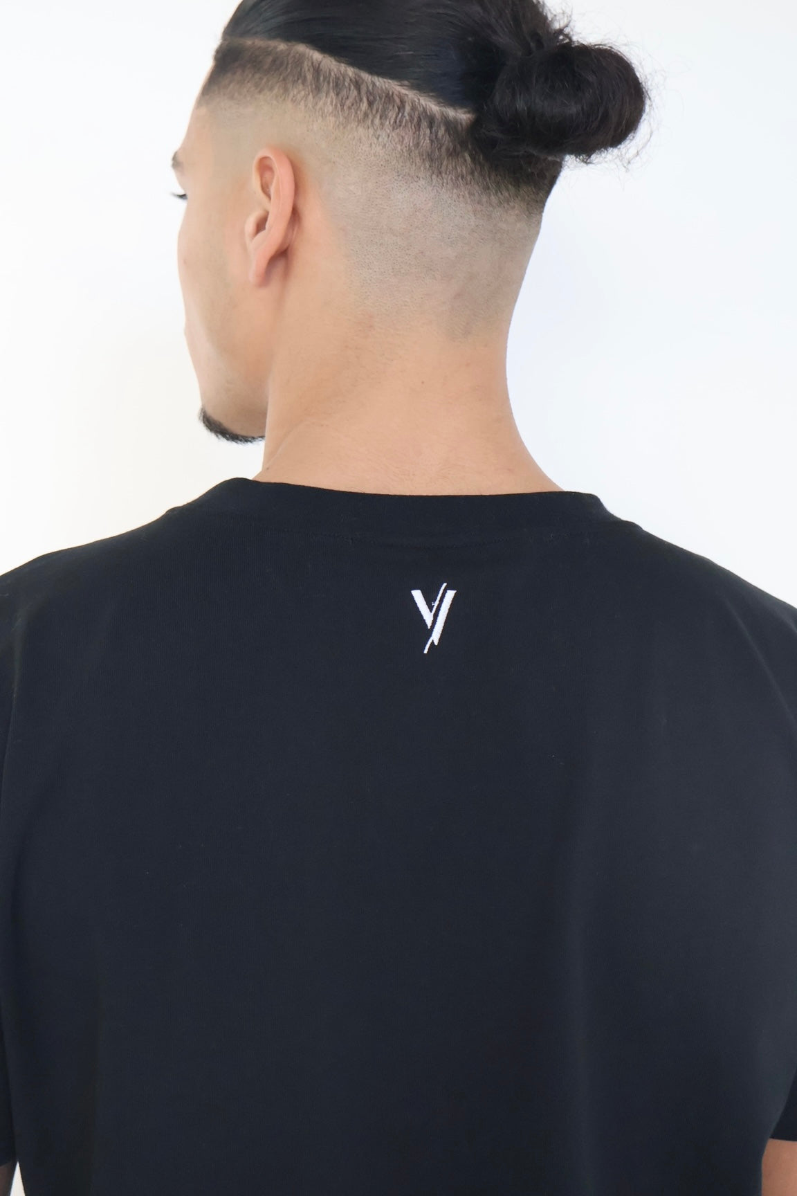 CHARLIE | Unisex essential tee - BLACK