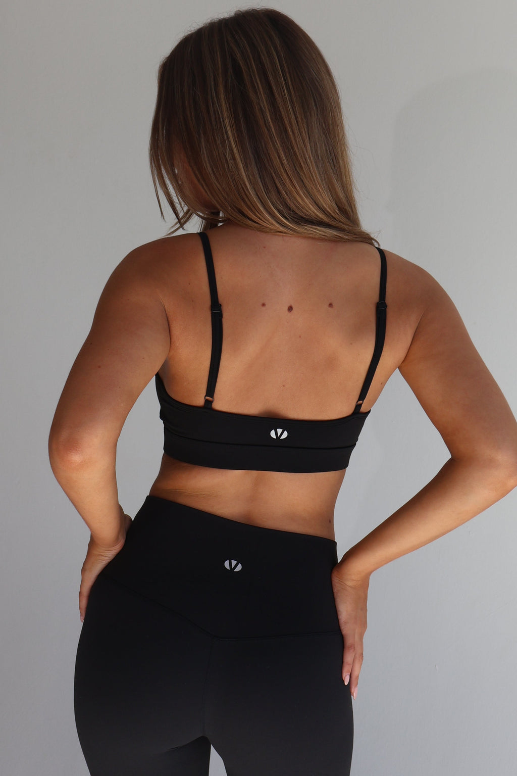 LEAH | Active luxe crop - BLACK