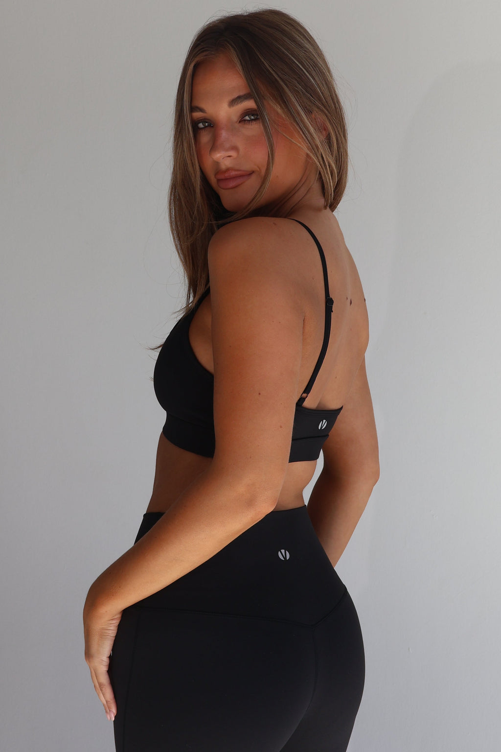 LEAH | Active luxe crop - BLACK