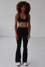 Load image into Gallery viewer, SERENA |  Active Luxe flared leggings - BLACK
